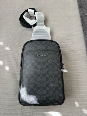 Coach Men's Black Signature Sling Bag with Logo Detail (Ethan Pack)